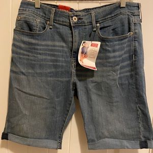 Signature Levi’s Bermuda Shorts